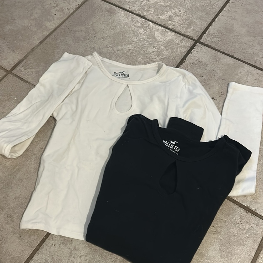 2-pack Hollister peep hole long sleeve tops (size xs)